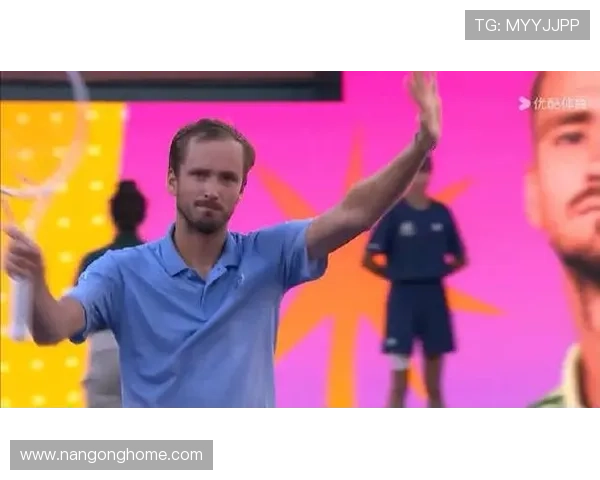 梅德韦杰夫逆转战胜阿尔卡拉斯 赢得ATP大师赛冠军