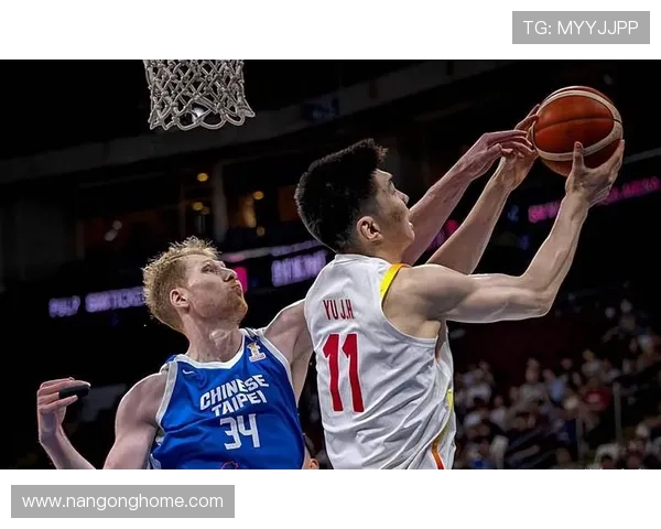 篮球赛场惊现逆转奇迹，年轻球员成球队胜利关键力量